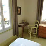Hotel California 2*