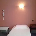 California Hotel 2*